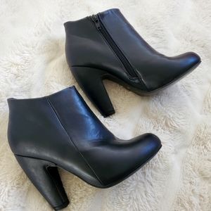 BAMBOO Black Ankle Booties Size 6.5